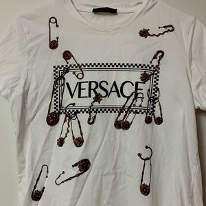 VERSACE T-SHIRT WITH A SAFETY PIN PRINT SIZE: XL color : white UNISEX